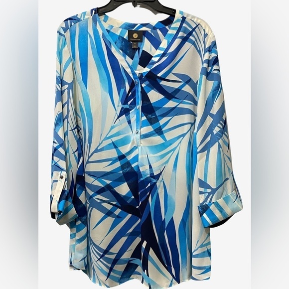 JM Collection Plus Size Blue Tropical Top - Picture 1 of 3